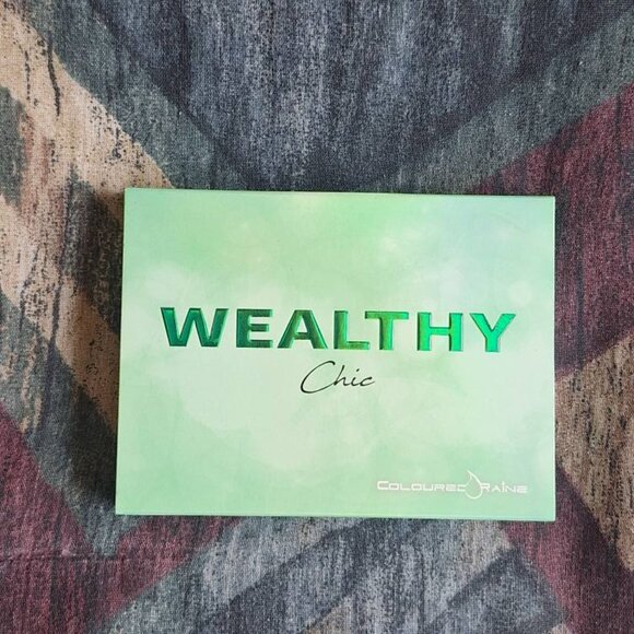💚 Coloured Raine – Wealthy Chic Eyeshadow Palette (Brand New) - Picture 3 of 4